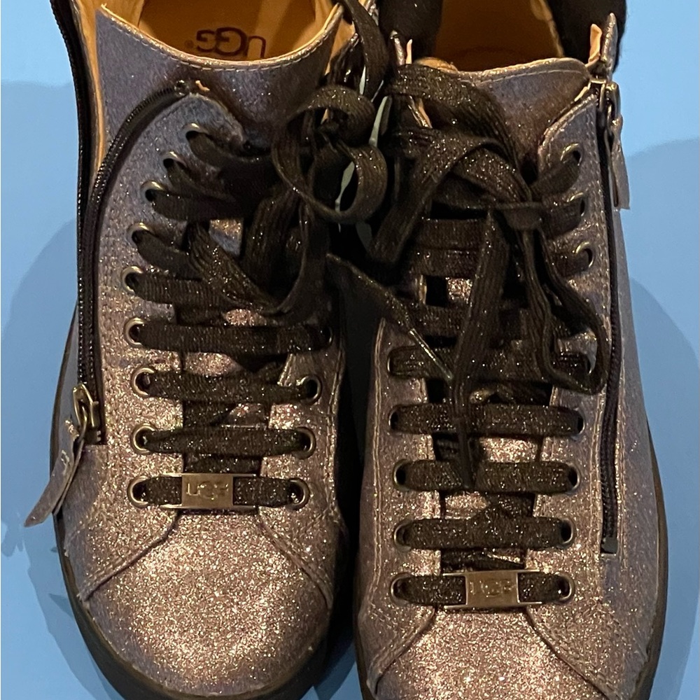 UGGS high Top Sparkling Black Sneakers